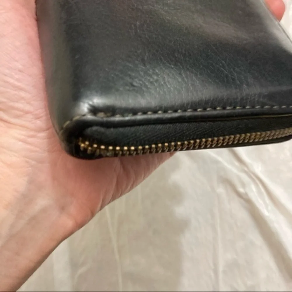 Fossil black leather wristlet wallet